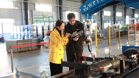 主播带你看“机器人”如何秀出“科技范儿”